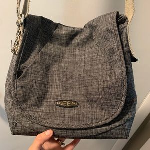Keen cross body bag